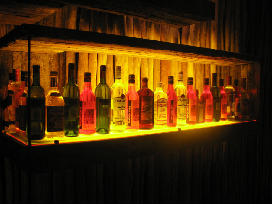 A List of Must-Have Essentials For Your Home Bar